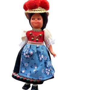 Rare Vintage Collectible ethnic doll 6" tall moving eyes, accessories